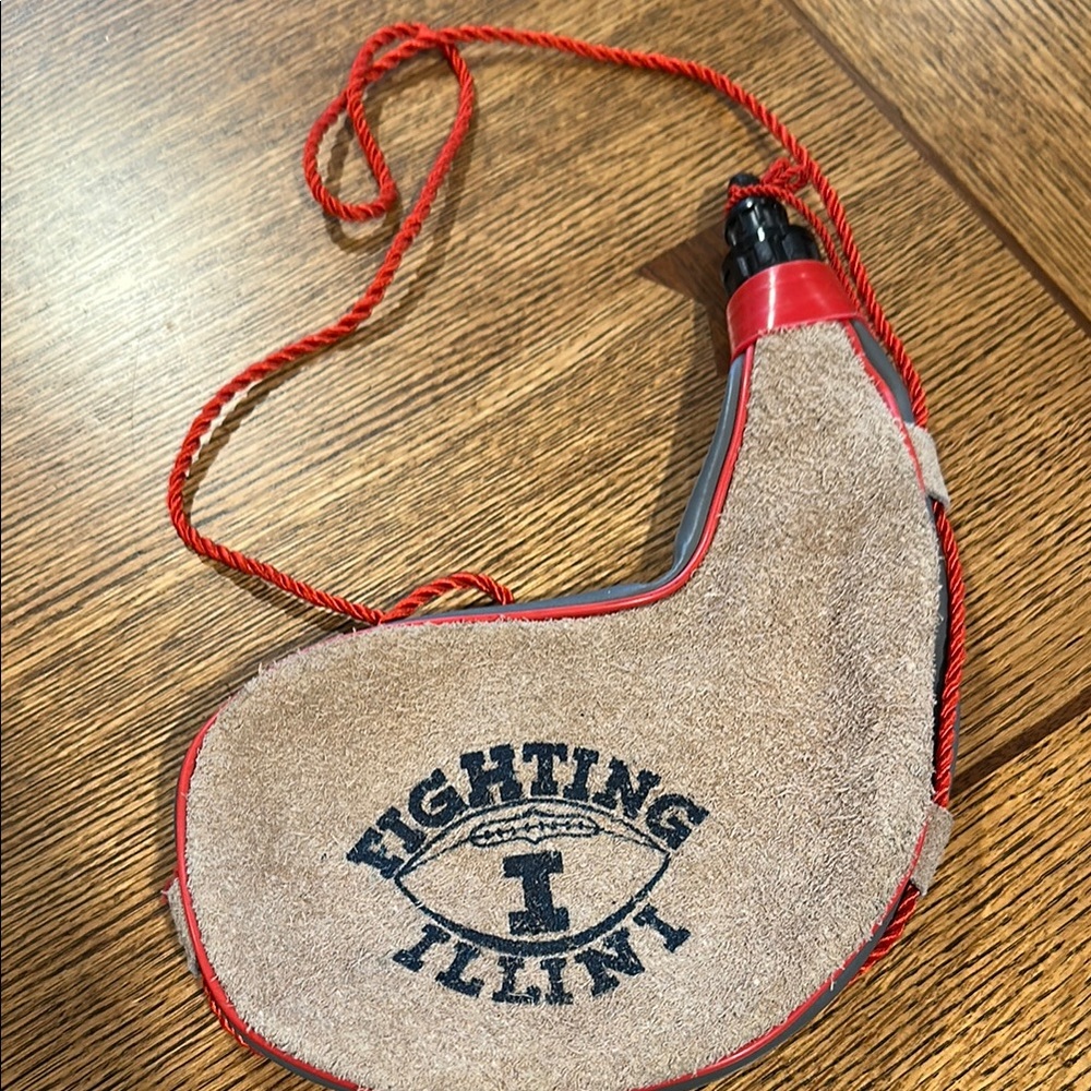 Fighting Illini Suede Flask Holder